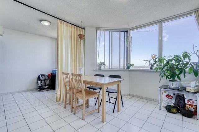 80 Alton Towers Circ, Condo with 2 bedrooms, 2 bathrooms and 1 parking in Toronto ON | Image 6