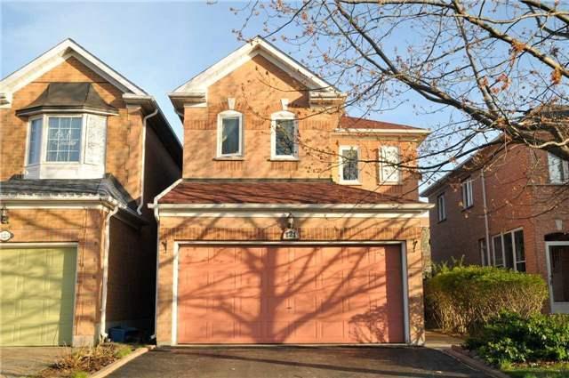 121 Snowdon Circ, House detached with 4 bedrooms, 3 bathrooms and 2 parking in Markham ON | Image 2
