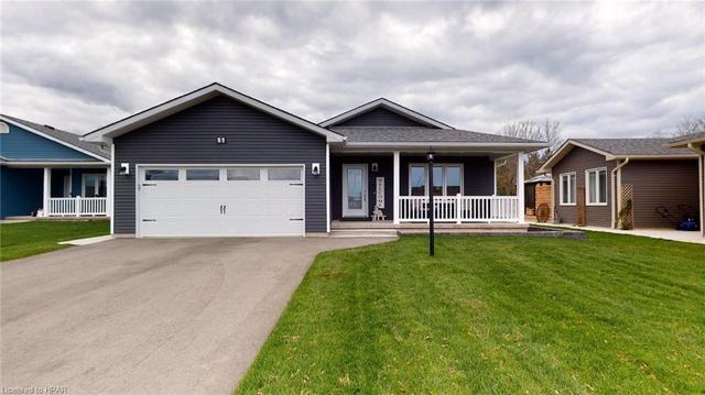 51 Lake Breeze Drive, House detached with 2 bedrooms, 2 bathrooms and 4 parking in Ashfield Colborne Wawanosh ON | Image 1