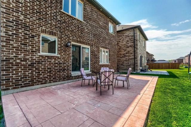 1150 Wharram Way, House detached with 4 bedrooms, 5 bathrooms and 6 parking in Innisfil ON | Image 31