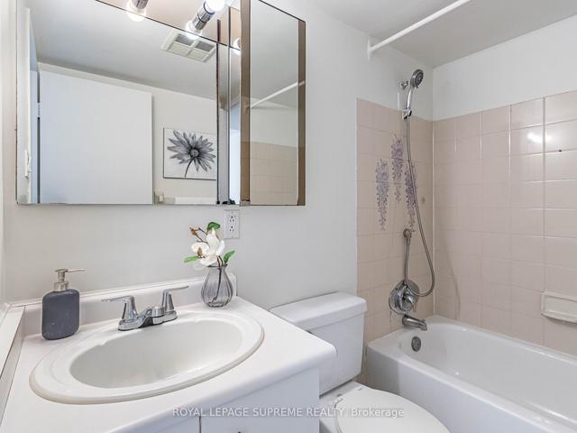 1208 - 41 Markbrook Lane, Condo with 2 bedrooms, 2 bathrooms and 2 parking in Toronto ON | Image 18
