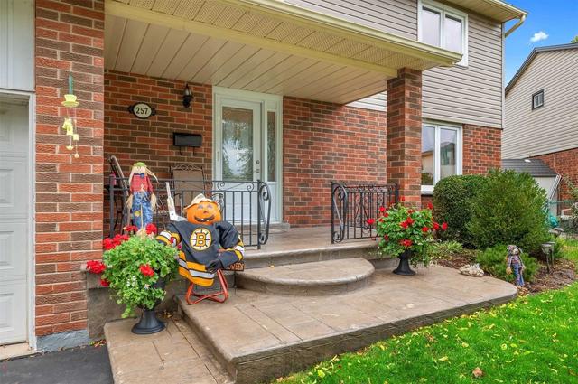 257 Trowbridge Pl, House detached with 3 bedrooms, 3 bathrooms and 3 parking in Oakville ON | Image 12