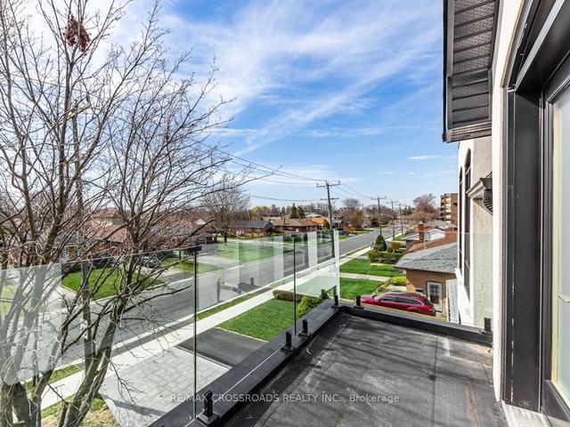 40 Pachino Blvd, House detached with 4 bedrooms, 7 bathrooms and 6 parking in Toronto ON | Image 30