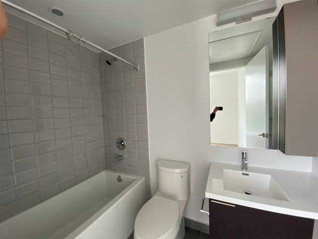 604 - 203 College St, Condo with 3 bedrooms, 3 bathrooms and 1 parking in Toronto ON | Image 19