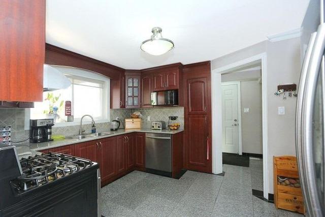 87 Brookland Dr, House detached with 4 bedrooms, 4 bathrooms and 4 parking in Brampton ON | Image 6