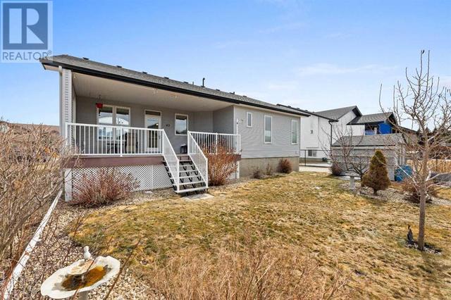 43 Vantage Crescent, House detached with 4 bedrooms, 3 bathrooms and 4 parking in Olds AB | Image 4