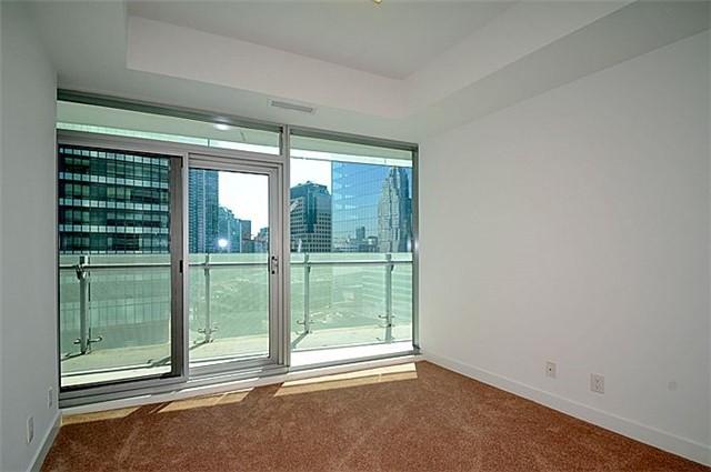 1301 - 14 York St, Condo with 3 bedrooms, 2 bathrooms and 1 parking in Toronto ON | Image 10