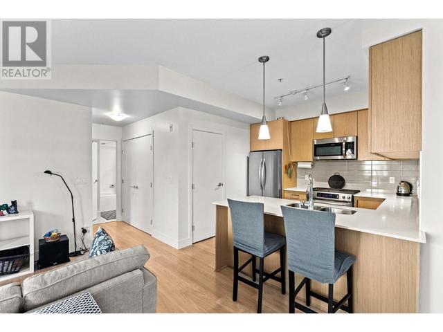 101 - 4135 Sardis Street, House attached with 2 bedrooms, 2 bathrooms and 1 parking in Burnaby BC | Image 3
