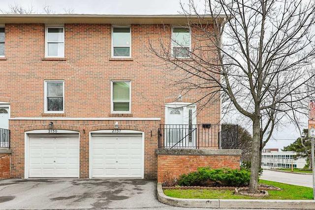 2157 Mountain Grove Ave, Townhouse with 4 bedrooms, 2 bathrooms and 2 parking in Burlington ON | Card Image