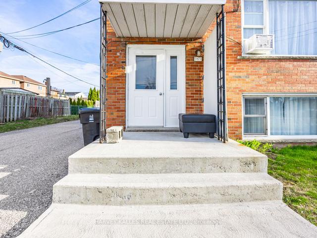 563 Danforth Rd, House detached with 9 bedrooms, 6 bathrooms and 9 parking in Toronto ON | Image 25