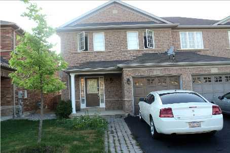 5 Dunure Cres, House semidetached with 3 bedrooms, 2 bathrooms and 2 parking in Brampton ON | Image 1