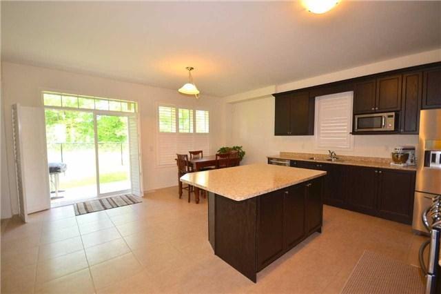 81 Springview Dr, House detached with 5 bedrooms, 3 bathrooms and 4 parking in Hamilton ON | Image 5
