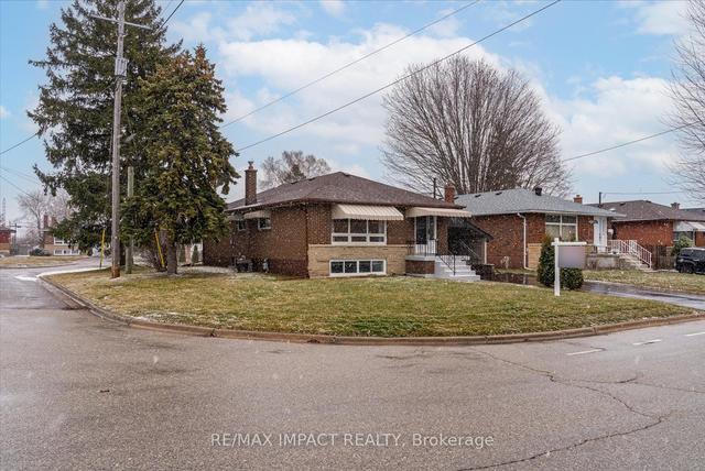 97 Waverly St S, House detached with 3 bedrooms, 3 bathrooms and 4 parking in Oshawa ON | Image 12