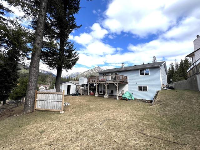 5 Clearwater Place, House detached with 5 bedrooms, 3 bathrooms and null parking in Elkford BC | Image 39