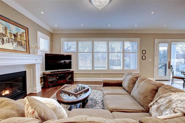 3309 Joan Dr, House detached with 4 bedrooms, 5 bathrooms and 4 parking in Mississauga ON | Image 9