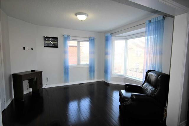 21 Maverick Cres, House detached with 4 bedrooms, 3 bathrooms and 6 parking in Brampton ON | Image 8
