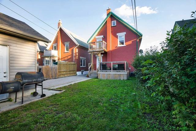104 Cameron St N, House detached with 3 bedrooms, 3 bathrooms and 5 parking in Kitchener ON | Image 24