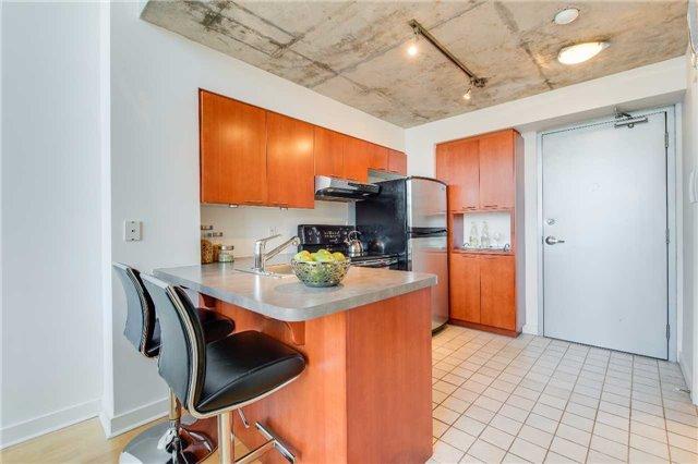 811 - 255 Richmond St E, Condo with 1 bedrooms, 1 bathrooms and null parking in Toronto ON | Image 2