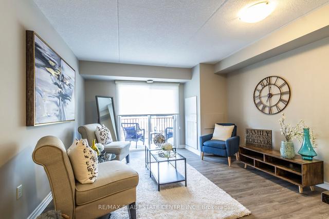 309 - 45 Kingsbury Sq, Condo with 2 bedrooms, 1 bathrooms and 1 parking in Guelph ON | Image 6