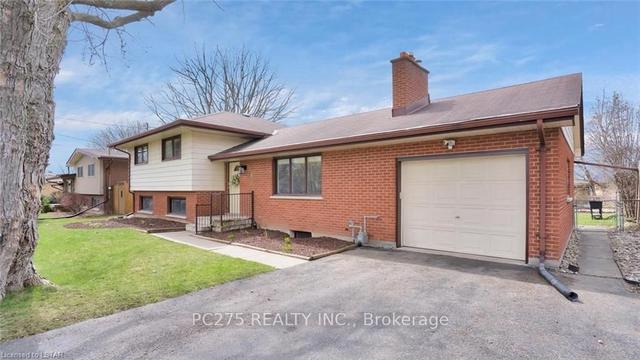 74 Larkspur Cres, House detached with 4 bedrooms, 2 bathrooms and 7 parking in London ON | Image 23