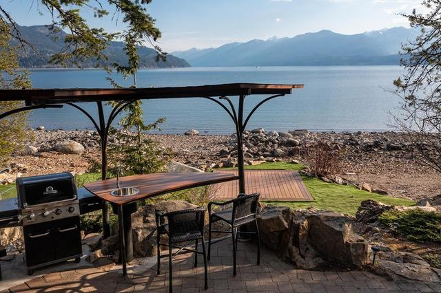 285 Kootenay Lake Road, House detached with 3 bedrooms, 4 bathrooms and 2 parking in Central Kootenay E BC | Image 53