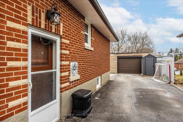 235 Chadburn St, House detached with 3 bedrooms, 2 bathrooms and 4 parking in Oshawa ON | Image 28