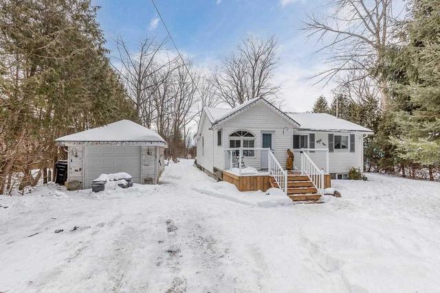 107 Kennedy Ave, House detached with 3 bedrooms, 1 bathrooms and 5 parking in Oro Medonte ON | Image 1