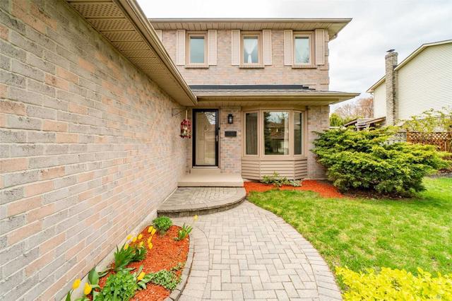 9 Belmont Crt, House detached with 4 bedrooms, 3 bathrooms and 6 parking in Whitby ON | Image 23