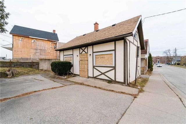 161 Queenston St, House detached with 0 bedrooms, 0 bathrooms and 4 parking in St. Catharines ON | Image 10