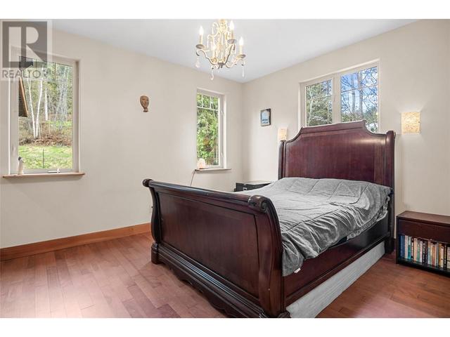437 Cedar Street, House detached with 4 bedrooms, 3 bathrooms and 4 parking in Revelstoke BC | Image 24