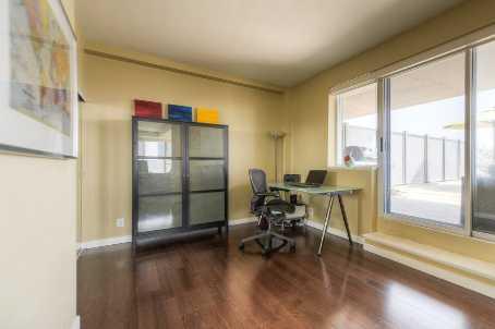 1014 - 1 Shaw St, Condo with 3 bedrooms, 2 bathrooms and 2 parking in Toronto ON | Image 5