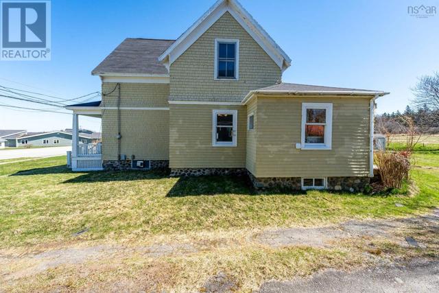 8378 Highway 1, House detached with 5 bedrooms, 1 bathrooms and null parking in Clare NS | Image 15