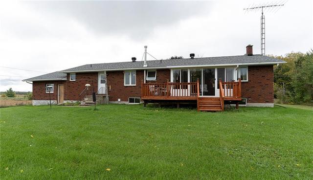 3286 Micksburg Road, House detached with 2 bedrooms, 2 bathrooms and 10 parking in Laurentian Valley ON | Image 21