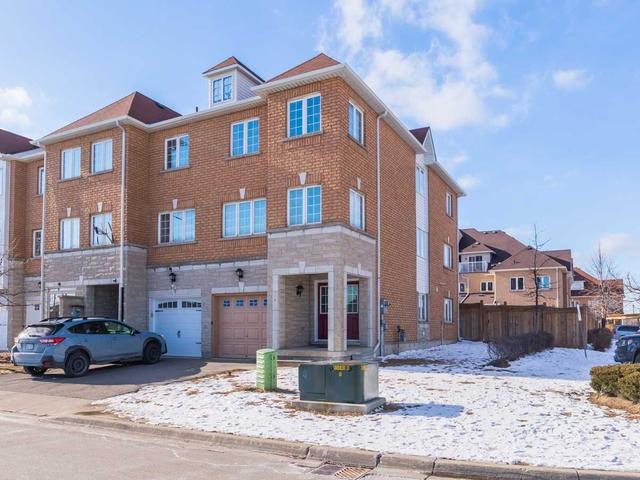 715 Candlestick Circ, House attached with 4 bedrooms, 4 bathrooms and 2 parking in Mississauga ON | Image 1