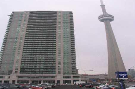 3810 - 30 Grand Trunk Cres, Condo with 2 bedrooms, 2 bathrooms and 1 parking in Toronto ON | Image 1