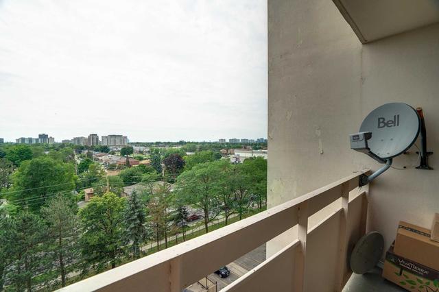 812 - 205 Hilda Ave, Condo with 2 bedrooms, 2 bathrooms and 1 parking in Toronto ON | Image 5