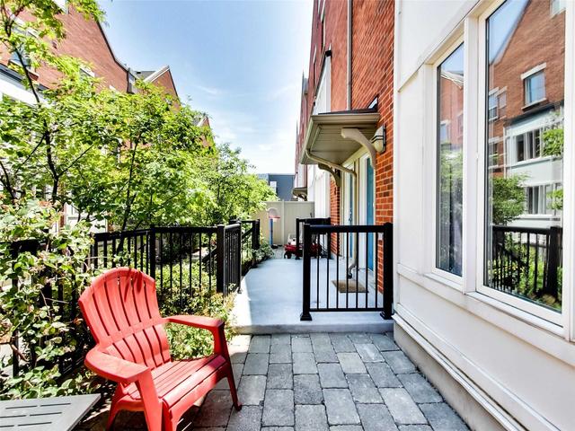 th2 - 8 Frances Loring Lane, Townhouse with 3 bedrooms, 3 bathrooms and 1 parking in Toronto ON | Image 12