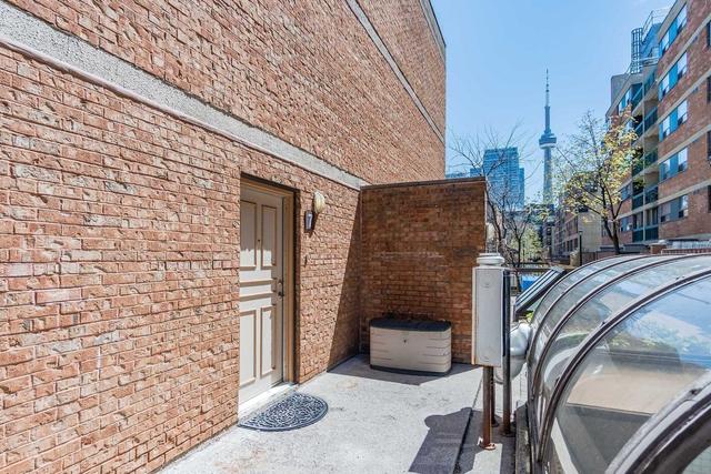 th7 - 89 Mccaul St, Townhouse with 3 bedrooms, 3 bathrooms and 0 parking in Toronto ON | Image 23