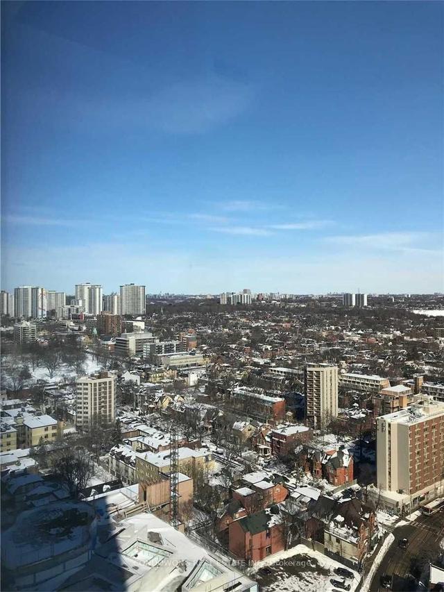 3003 - 181 Dundas St E, Condo with 2 bedrooms, 1 bathrooms and 0 parking in Toronto ON | Image 3