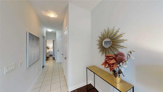 205 - 1121 Bay St, Condo with 2 bedrooms, 1 bathrooms and 0 parking in Toronto ON | Image 2