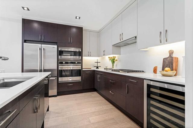 601 - 77 Charles St W, Condo with 2 bedrooms, 2 bathrooms and 2 parking in Toronto ON | Image 24
