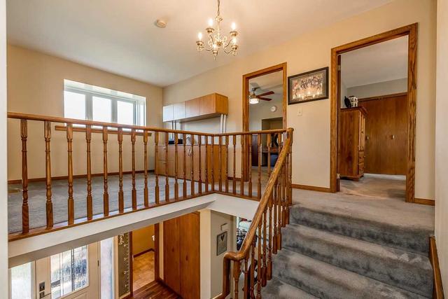 19 Martine Cres, House detached with 4 bedrooms, 3 bathrooms and 10 parking in Oro Medonte ON | Image 7