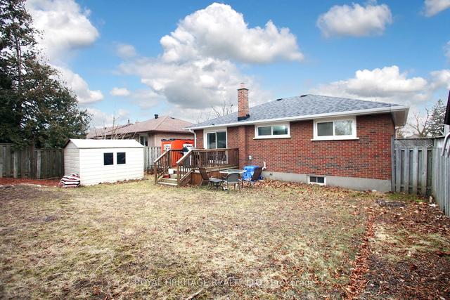 381 Elizabeth St, House detached with 3 bedrooms, 2 bathrooms and 3 parking in Oshawa ON | Image 10