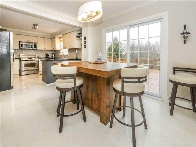 907 Leslie Valley Dr, House detached with 4 bedrooms, 3 bathrooms and 6 parking in Newmarket ON | Image 9