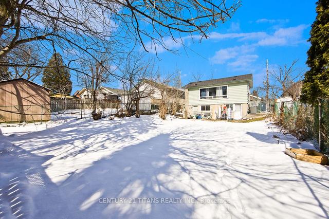 923 Brimorton Dr, House detached with 3 bedrooms, 2 bathrooms and 2 parking in Toronto ON | Image 10