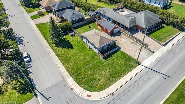 165 North Town Line W, House detached with 3 bedrooms, 1 bathrooms and 8 parking in Ingersoll ON | Image 17