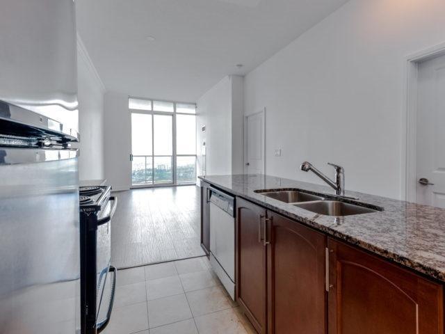 Lph10 - 80 Absolute Ave, Condo with 1 bedrooms, 2 bathrooms and 1 parking in Mississauga ON | Image 7