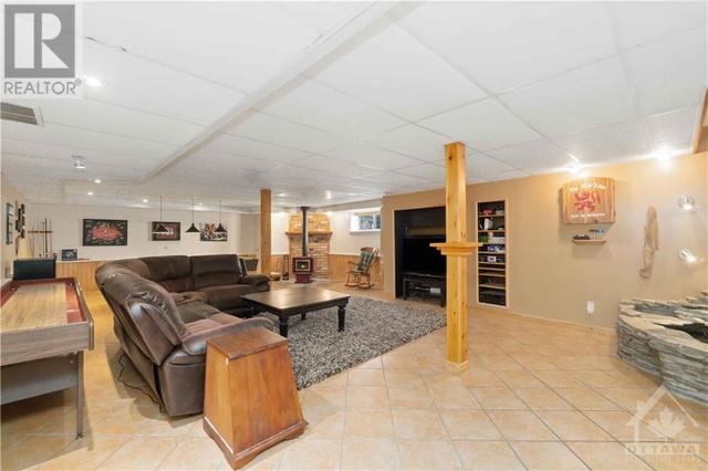 3582 Nixon Drive, House detached with 5 bedrooms, 3 bathrooms and 8 parking in Ottawa ON | Image 28