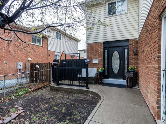 66 Kingswood Dr, House semidetached with 3 bedrooms, 2 bathrooms and 2 parking in Brampton ON | Image 34