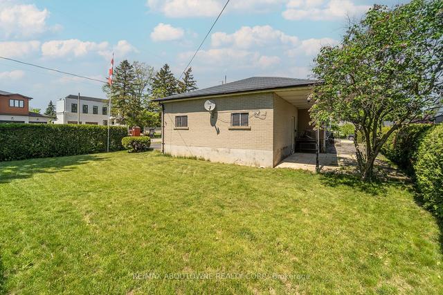 1284 Warwick Ave, House detached with 3 bedrooms, 2 bathrooms and 4 parking in Oakville ON | Image 13